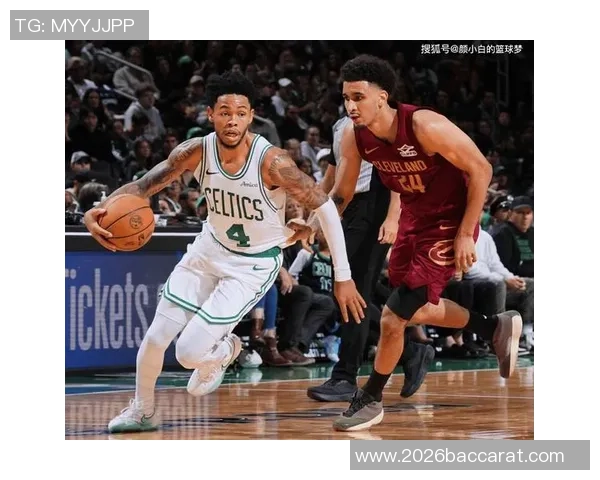 西蒙斯表现出色替补出战半场12中6贡献14分2篮板2助攻次节独得12分