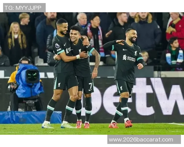 柯蒂斯琼斯感恩萨拉赫支持享受脚下有球的乐趣与挑战