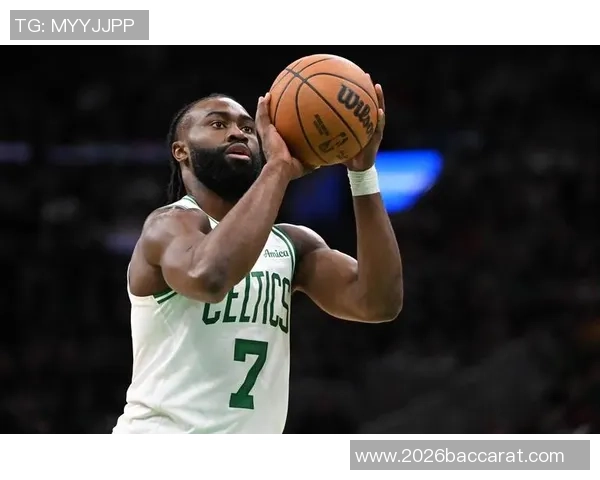 NBA官方宣布杰伦布朗因批评裁判被罚款35000美元引发热议