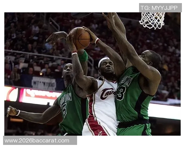 詹姆斯将利用东里包夹机会撕裂对手防线实现多打少战术 詹姆斯将利用东里包夹机会撕裂对手防线实现多打少战术