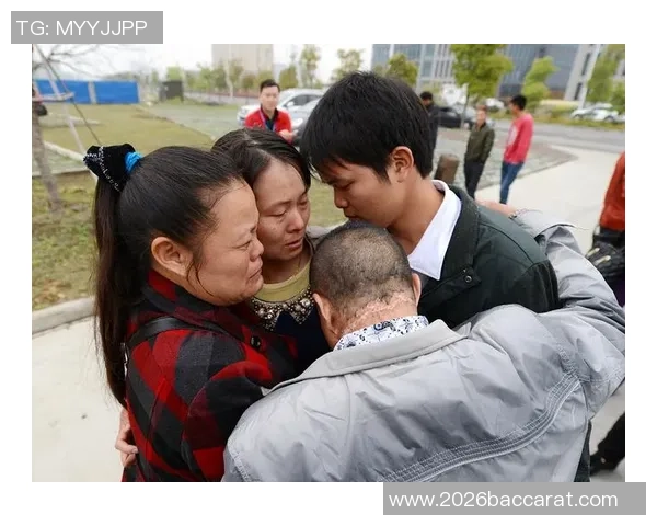 李平康无怨无悔支持球迷潘硕期望社会给予帮助减轻家庭负担 李平康无怨无悔支持球迷潘硕期望社会给予帮助减轻家庭负担