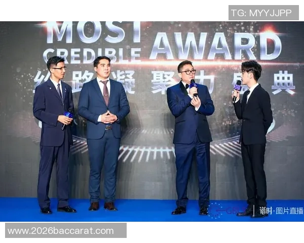 米奇约翰逊:客场挑战增强球队凝聚力与团结精神 米奇约翰逊:客场挑战增强球队凝聚力与团结精神